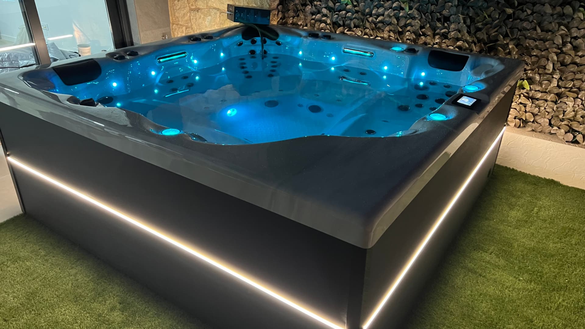 Spa carré éclairage LED — Installation intérieure